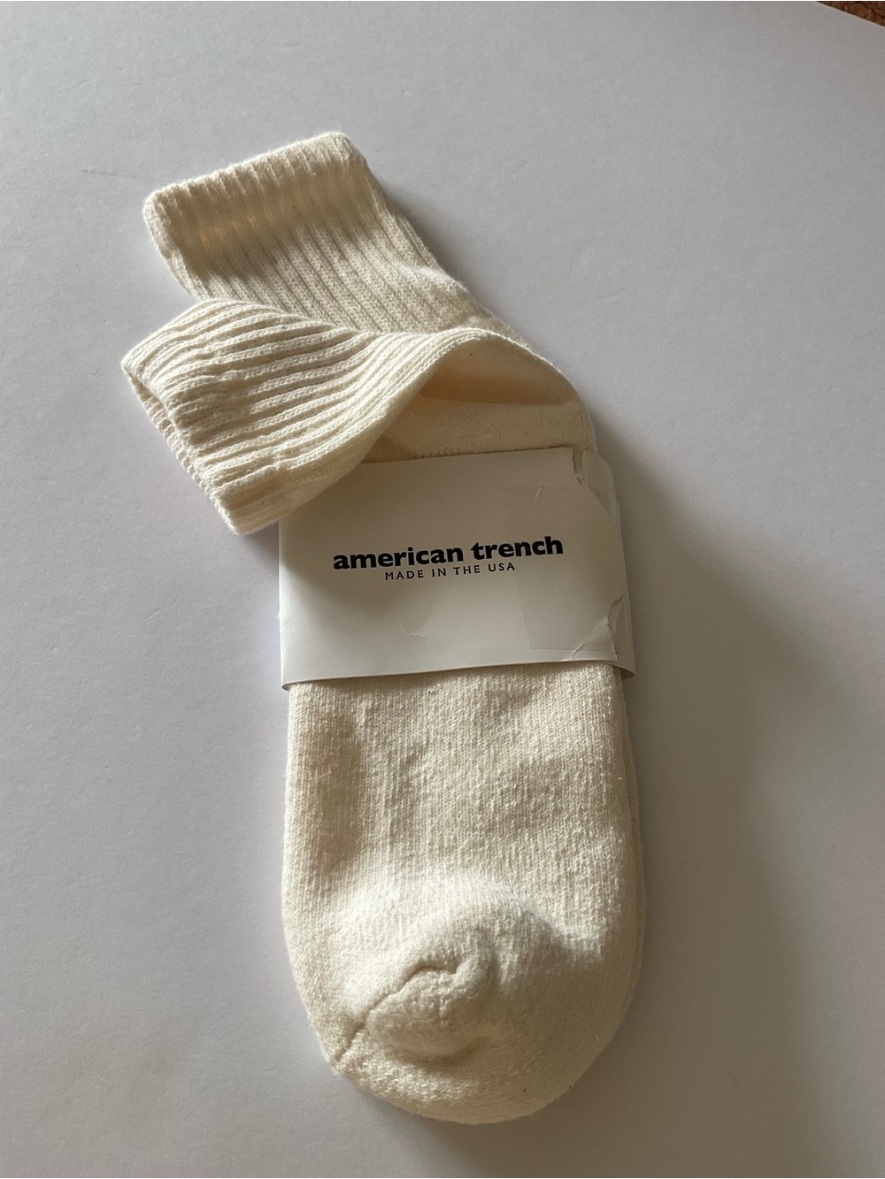 AMERICAN TRENCH WOMENS SOLID QUARTER CREW SOCKS IN NATURAL OS NWT